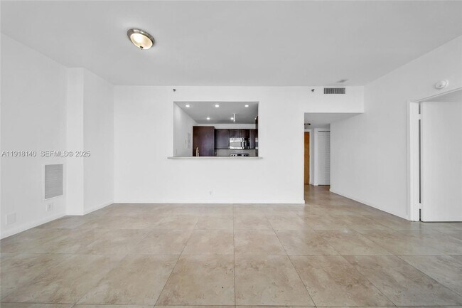 Building Photo - 7601 E Treasure Dr