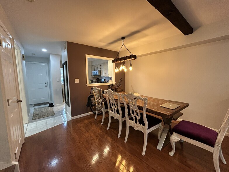 Building Photo - 6 Beals Cove Rd