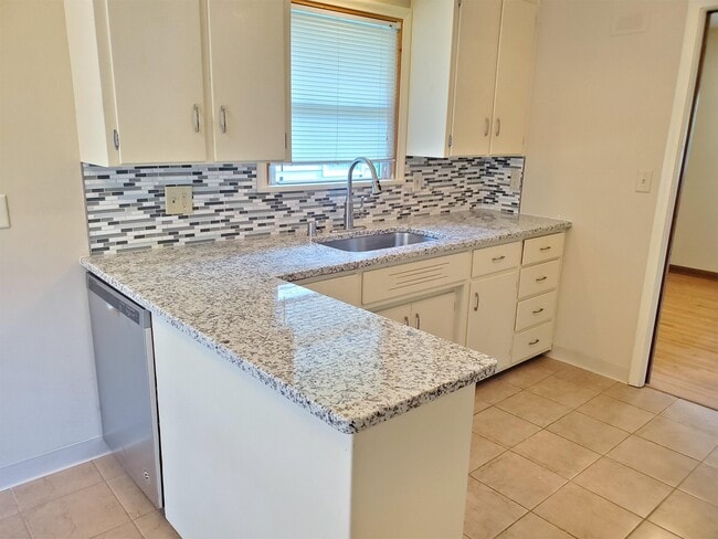 Building Photo - 1452 13th Ave NW