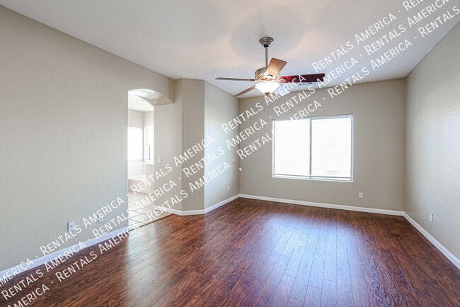 Building Photo - 14958 W Cameron Dr