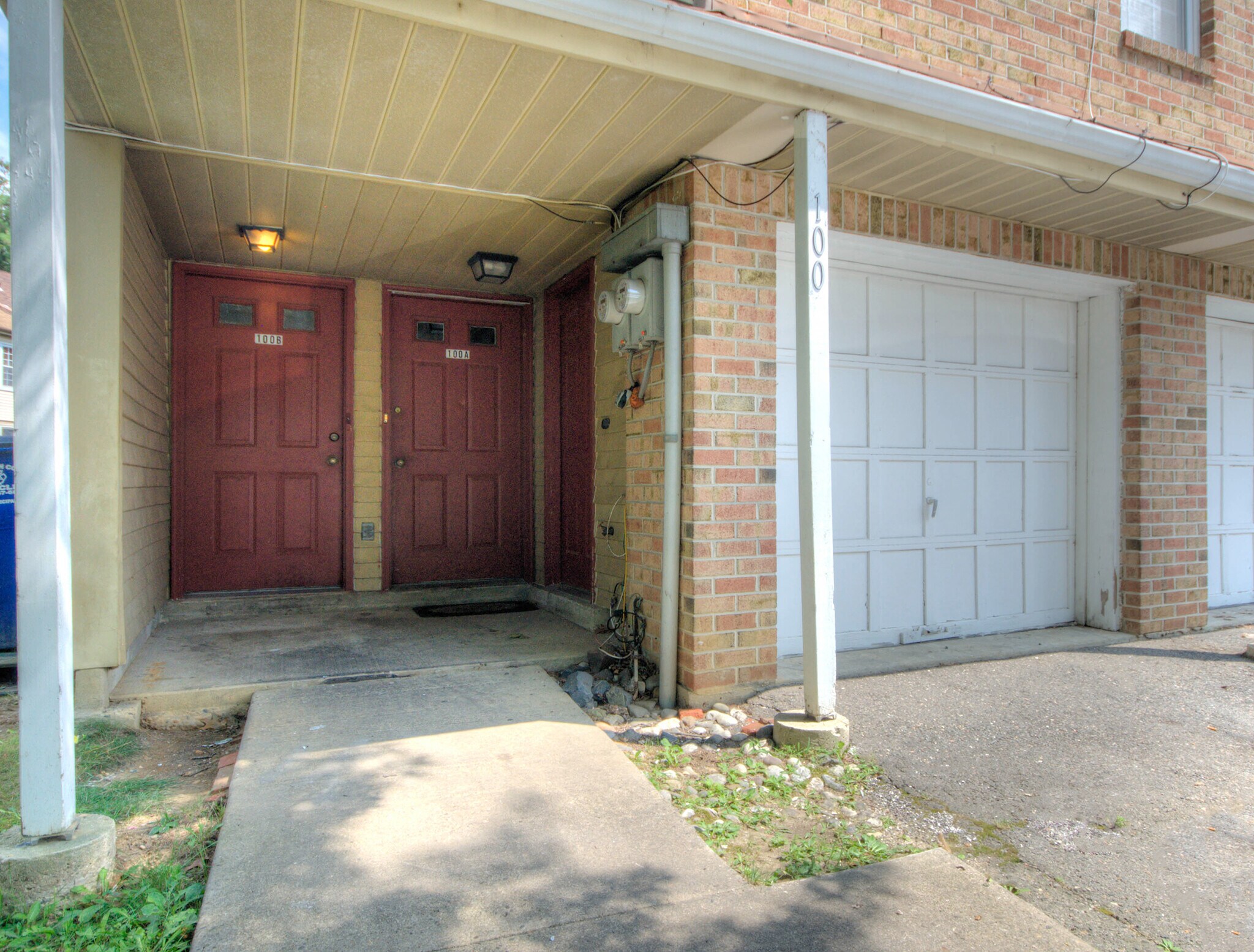 Building Photo - 100 Chaucer Rd