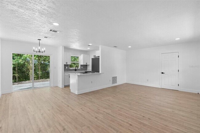 Building Photo - 2240 Conway Dr
