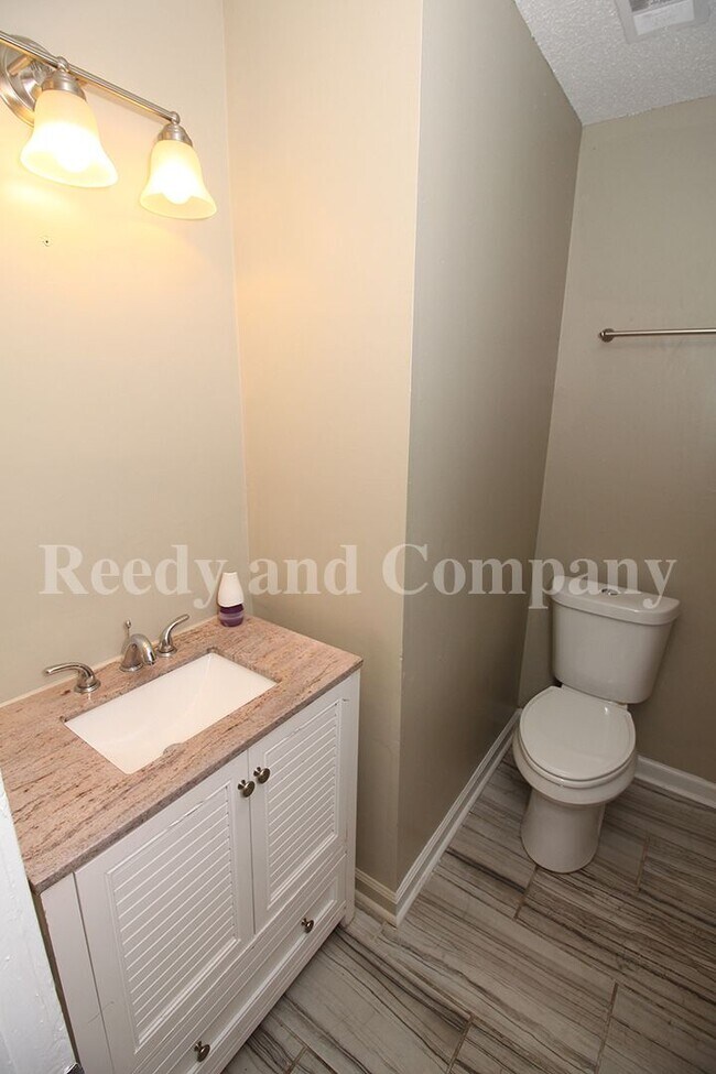 Building Photo - 2447 Wellons Ave