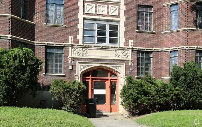 Building Photo - 740 Chalfonte Place