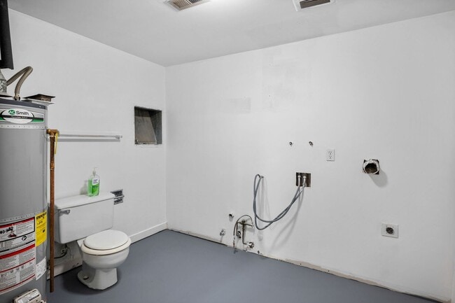 Building Photo - Move-In Special - Beautiful South Valley Home! Available Now!