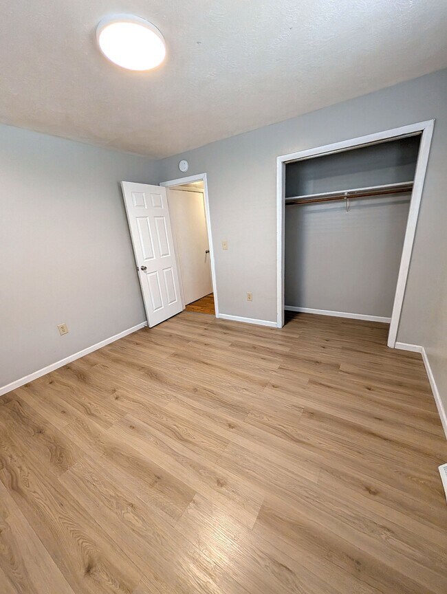 Building Photo - 2034 S Barcliff Ave