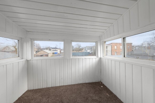 Building Photo - 1514 N Cedar St