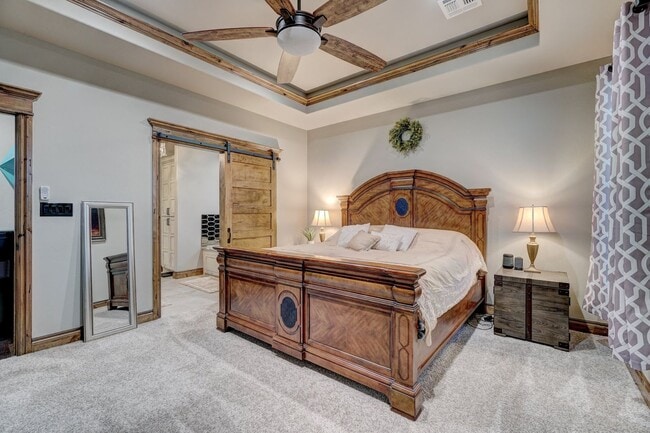 Building Photo - 4009 NE Realtree Dr