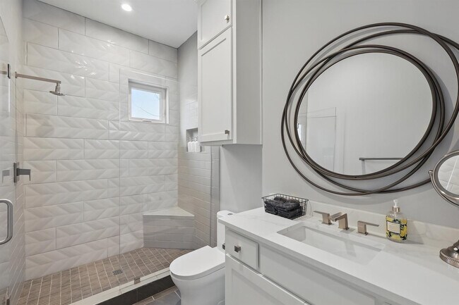 Building Photo - 428 Highwoods Trl