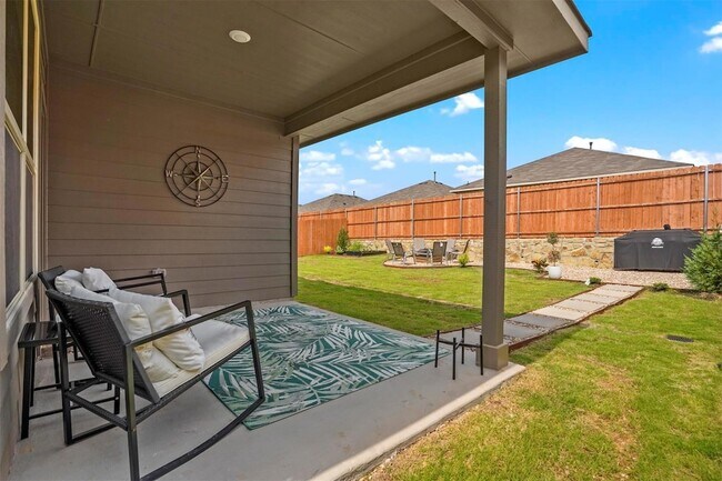 Building Photo - 8916 Old Rawhide Ln