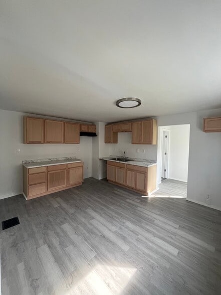 Building Photo - 641 3rd St