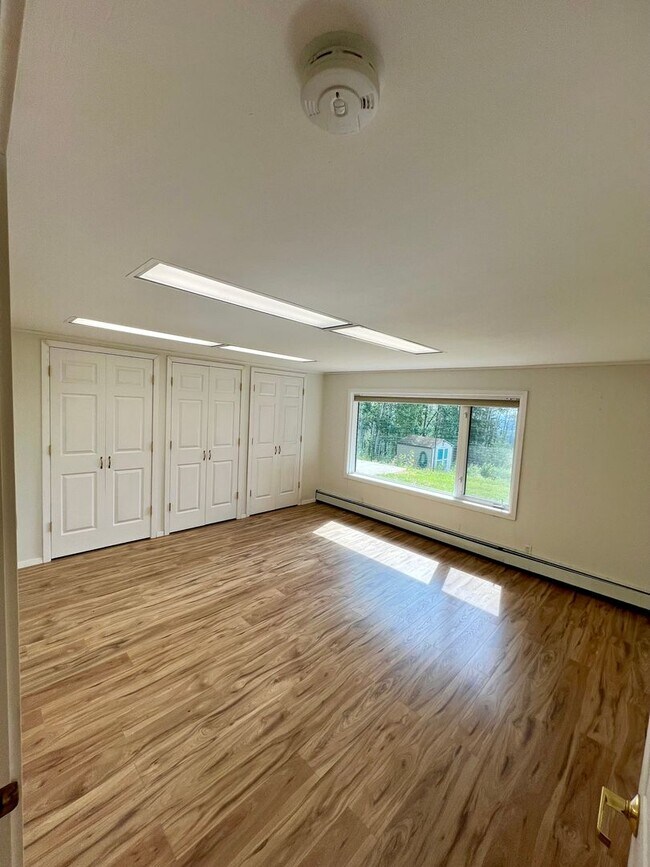 Building Photo - 4-Bedroom Home in Fairbanks | Fenced Yard,...
