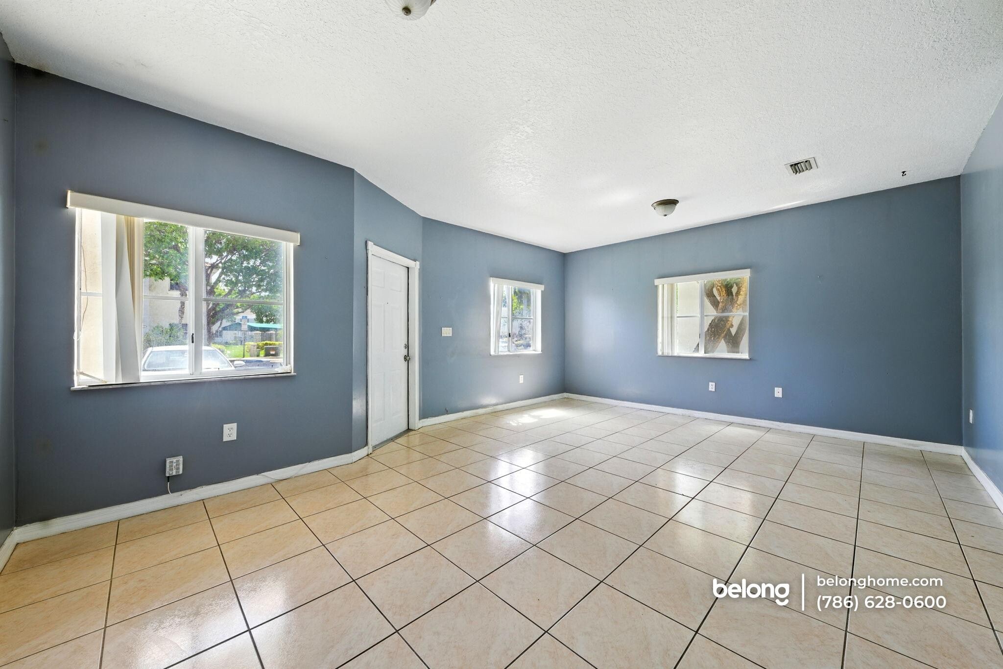 Building Photo - 2915 SE 15th Terrace