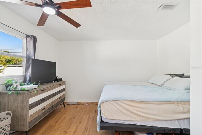 Building Photo - 7631 18th Way N