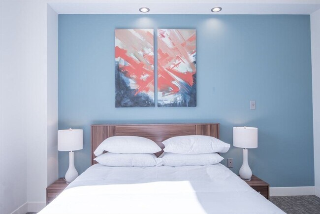 Building Photo - 900 Beacon St