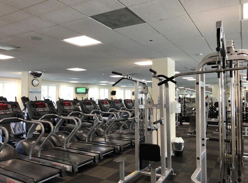 Building Photo - 5548 Hartness Court