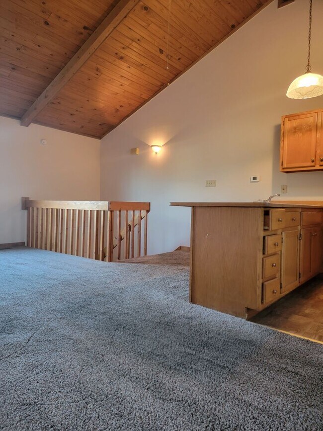 Building Photo - 1137 Dale Dr