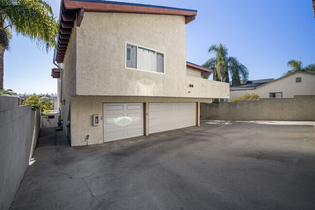 Building Photo - 1916 Clark Ln