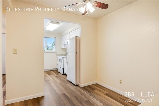 Building Photo - 3251 SE Risley Ave