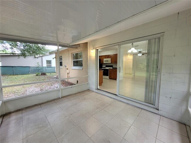 Building Photo - 10 Winding Ridge Rd