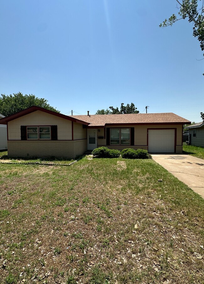 Primary Photo - 4208 SE 31st Ave