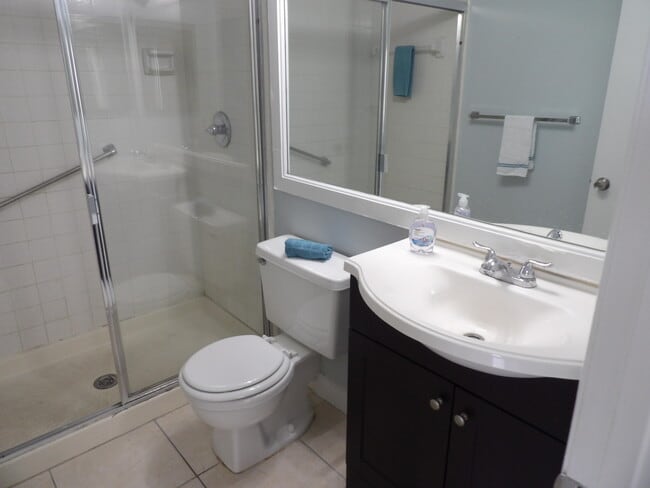 Building Photo - 618 Sea Pine Way