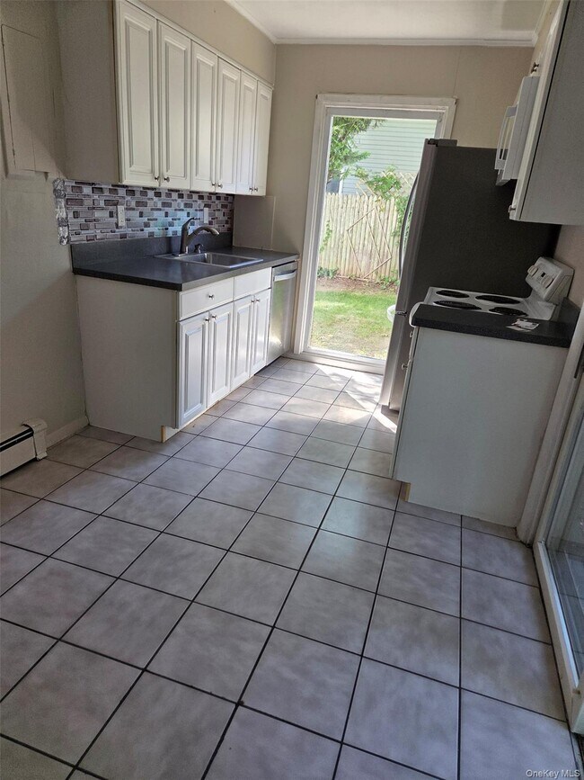 Building Photo - 49 Radcliff Ave