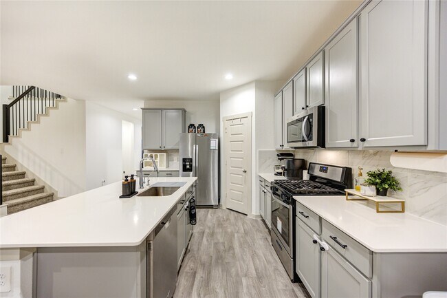 Building Photo - 6846 Dell Vista Drive