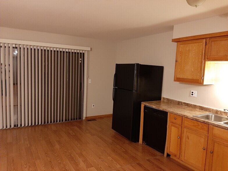 Building Photo - 38177 Jamestown Dr