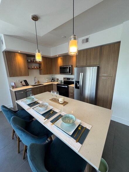 Building Photo - 250 NE 27th St