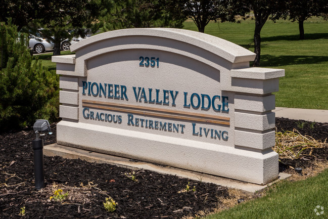 Building Photo - Pioneer Valley Lodge