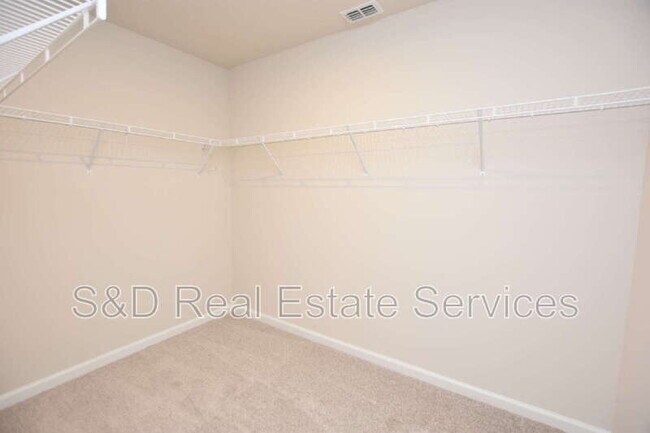 Building Photo - 622 Manchester Path