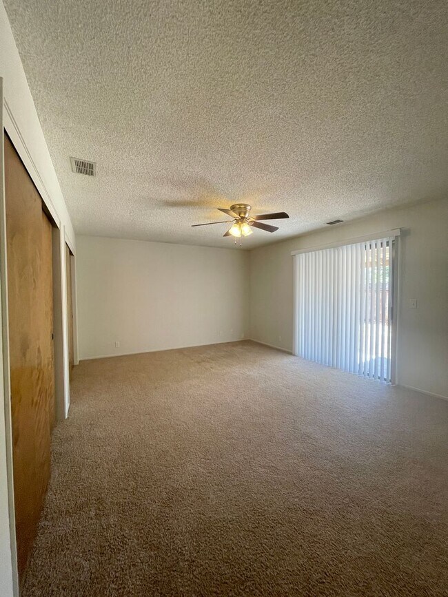 Building Photo - 4929 Sparrow Hawk Ln