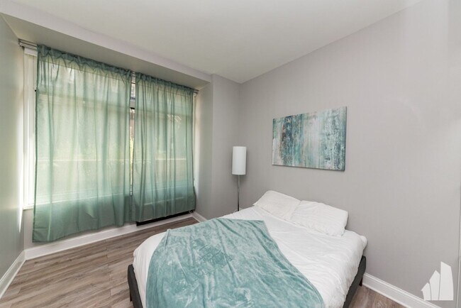 Building Photo - 211 E Ohio St