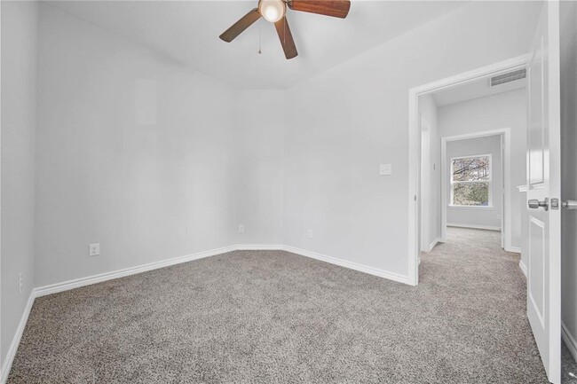 Building Photo - 241 Northlawn St