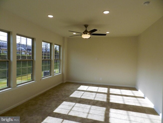 Building Photo - 27 Eagle Ln