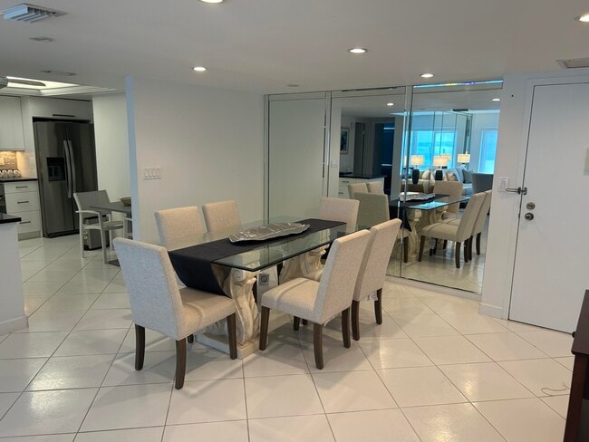 Building Photo - 5100 N Ocean Blvd