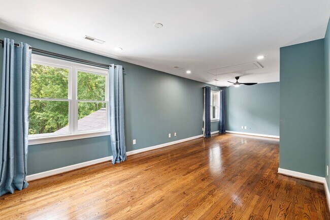 Building Photo - 507 Bing Crosby Blvd