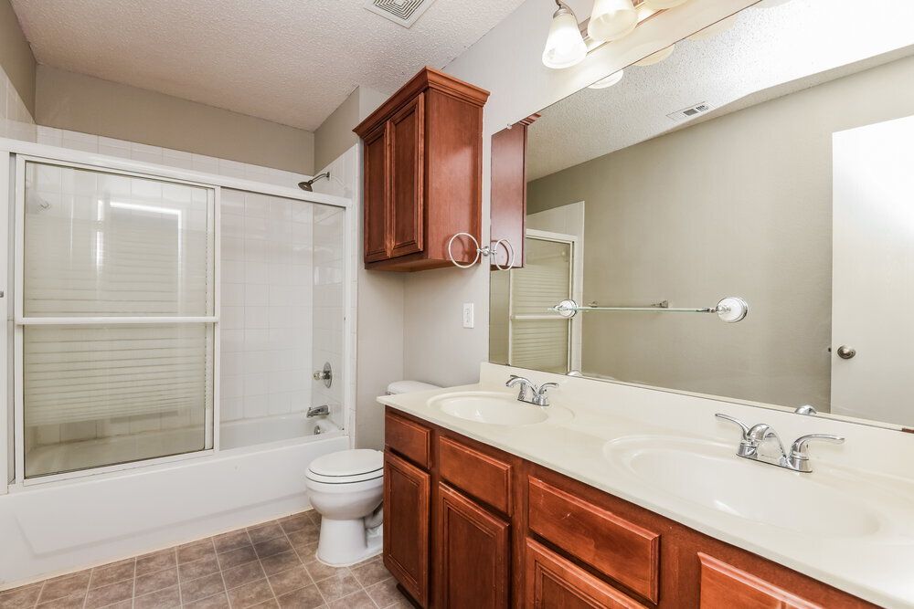 Building Photo - 3500 Bandera Ranch Rd