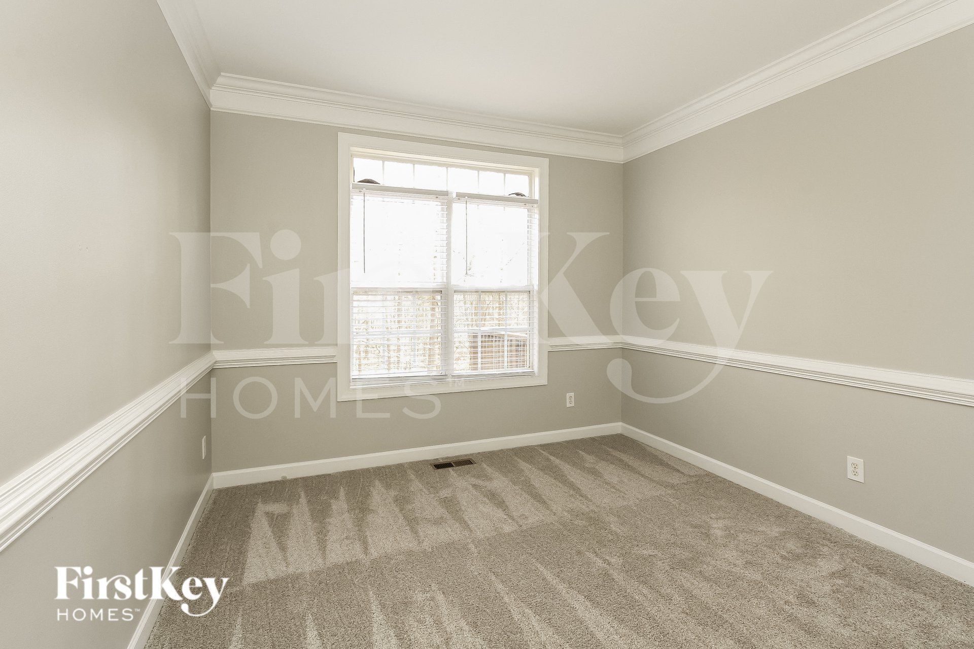 Building Photo - 152 Longboat Rd