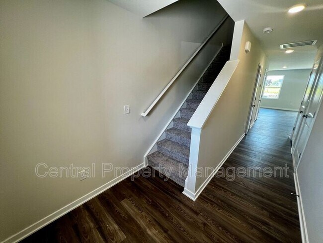 Building Photo - 6014 Tavener Dr