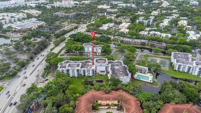 Building Photo - 711 N Pine Island Rd