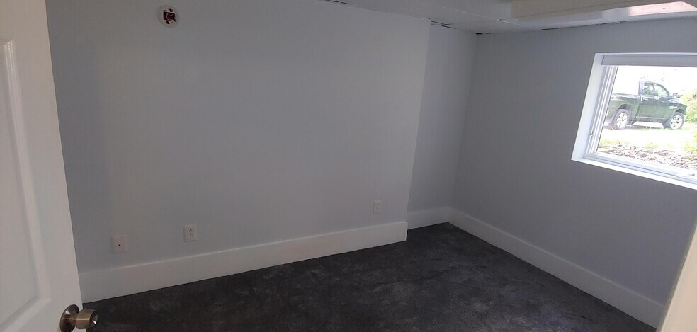 Building Photo - 344 Weaver St