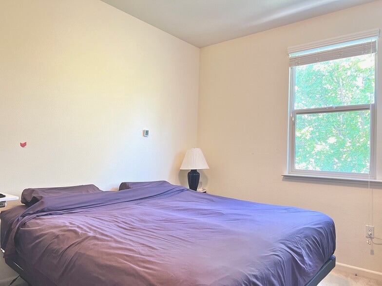 Building Photo - 226 Rosarno Ct