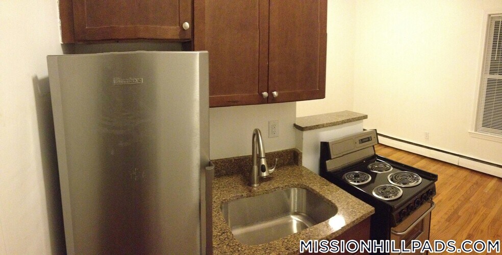 Building Photo - 28 S Huntington Ave