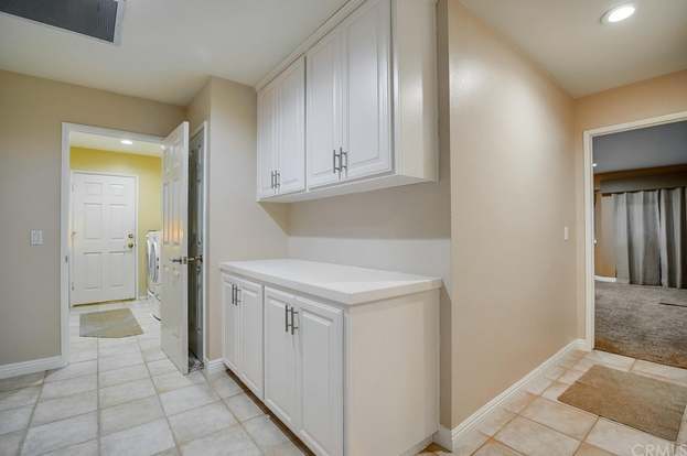 Building Photo - 7380 Live Oak Dr