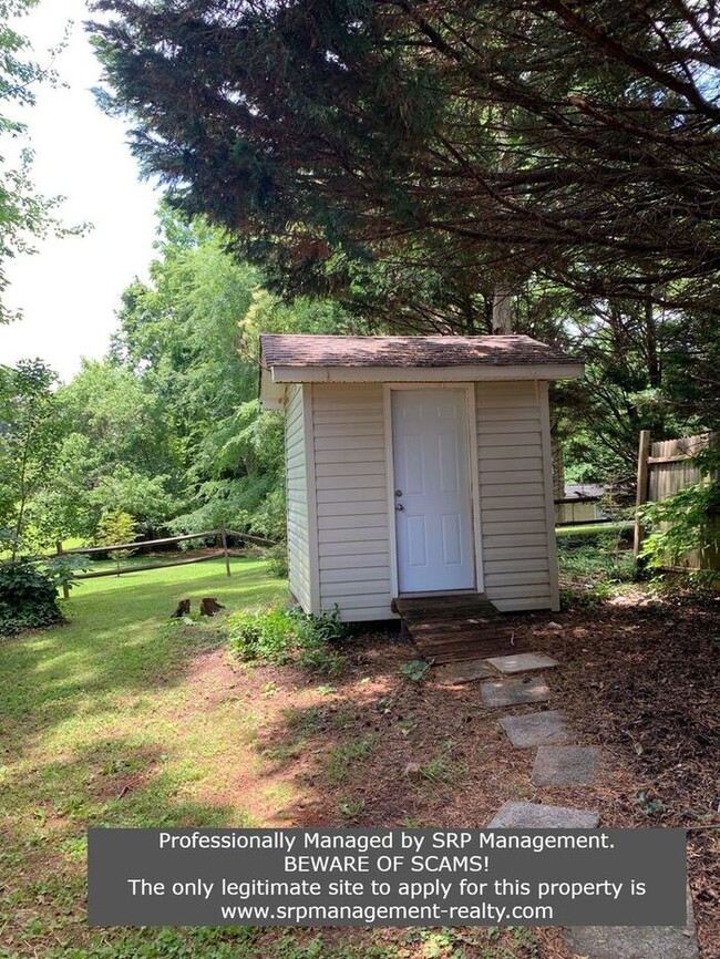 Building Photo - ADORABLE 3BR/2BA For Rent in Belmont, NC!