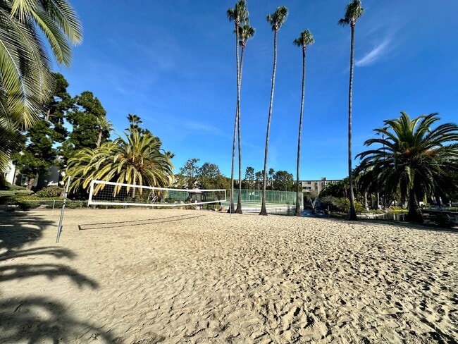 Building Photo - Beautiful condo in resort community