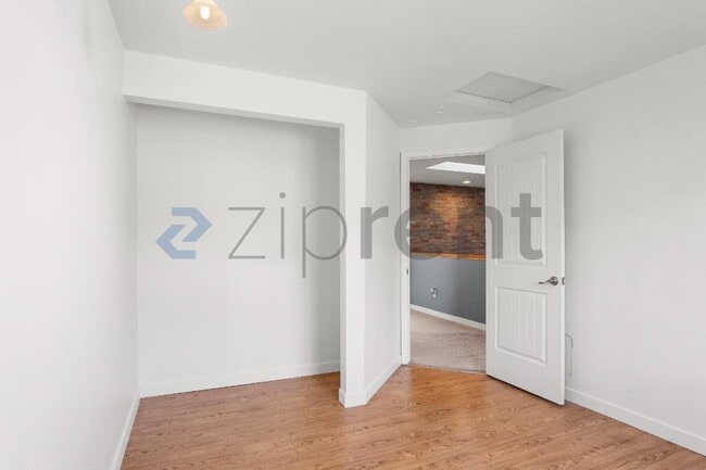 Building Photo - 8115 77th Ave NE