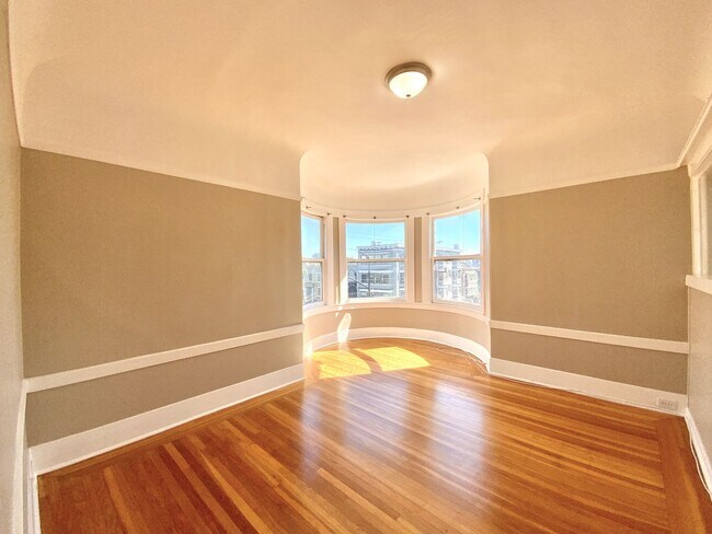 Building Photo - 1BR W/ Bonus Room. In-Unit LAUNDRY! DISHWASHER! PARKING AVAILABLE!